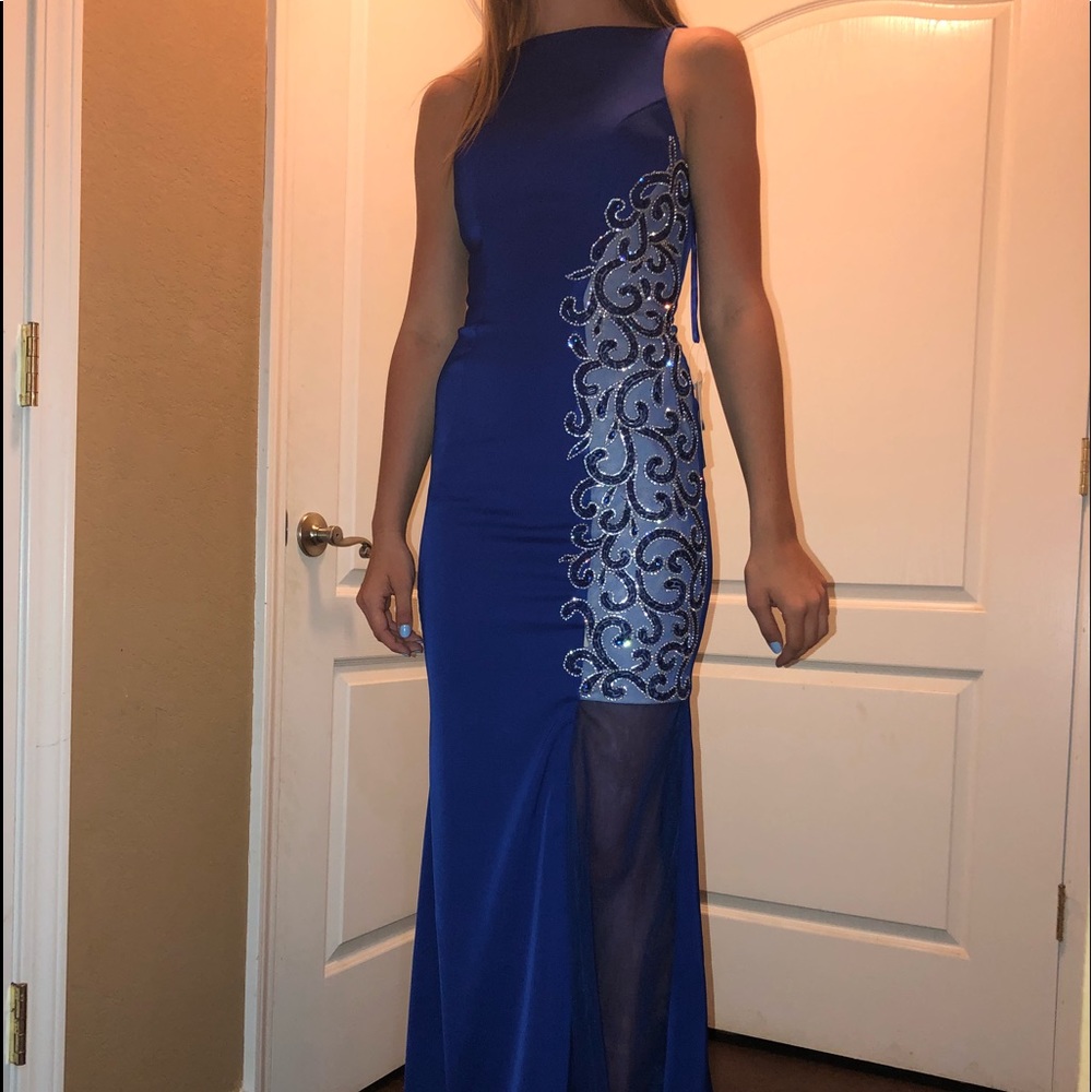 Prom dress!! - Picture 2 of 4